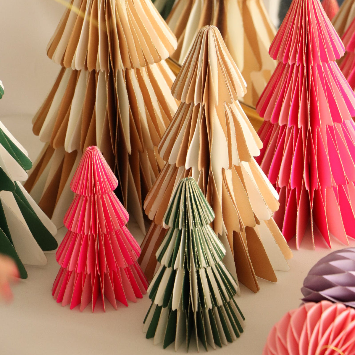 WEIHNACHTSBAUM STREIFEN